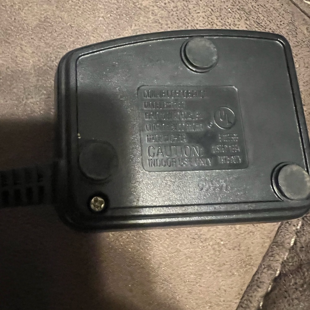 Black Battery Charger - Picture 2 of 2